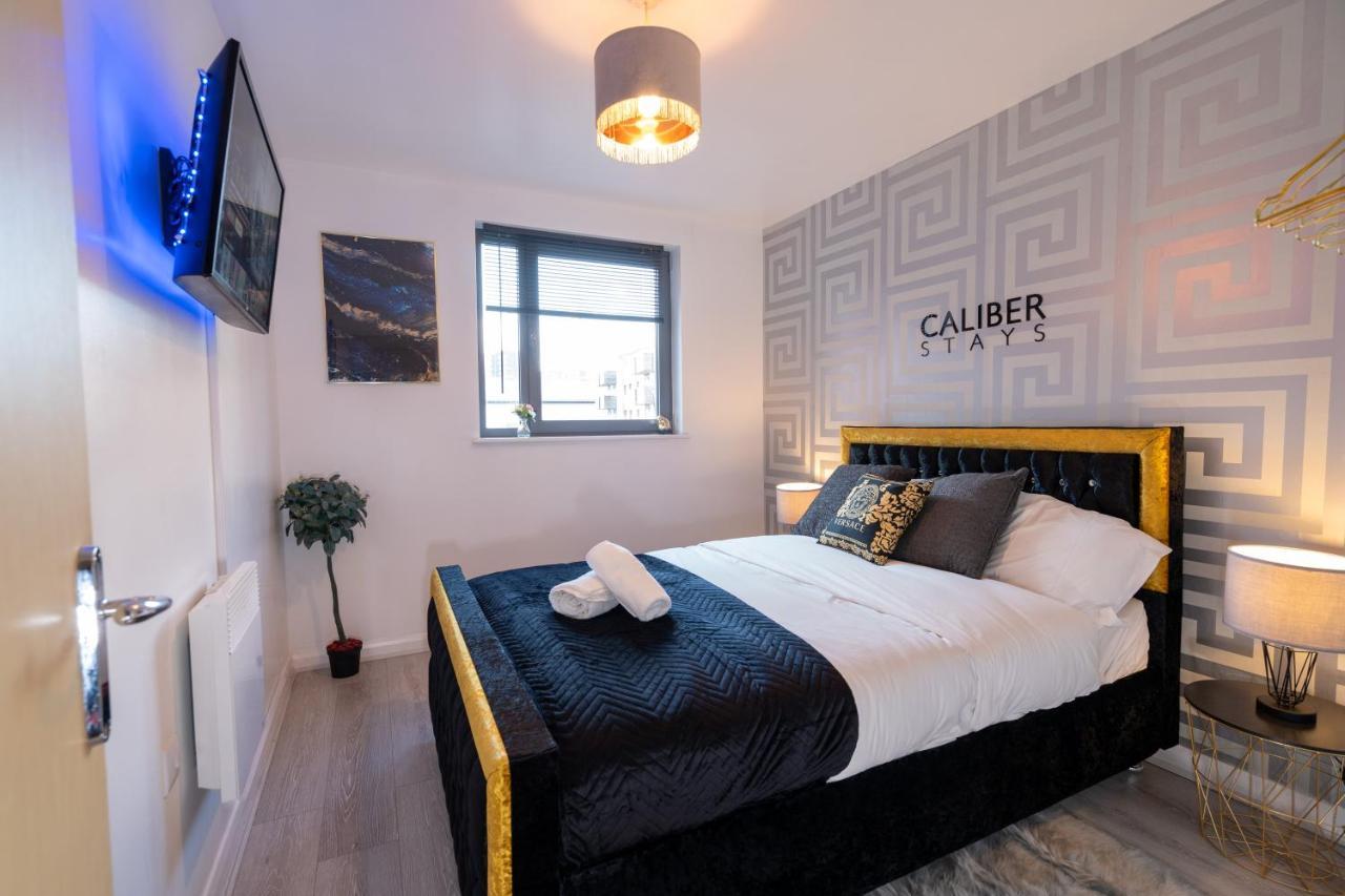Caliber Stays Birmingham Bliss - Medusa Suite Apartments - Central 2-Bed Retreat - City Attractions, Sleeps 4, Free Netflix, Nearby Parking & Close Proximity - Bullring, Grand Central, The Cube - 5 Minutes Walk Екстериор снимка