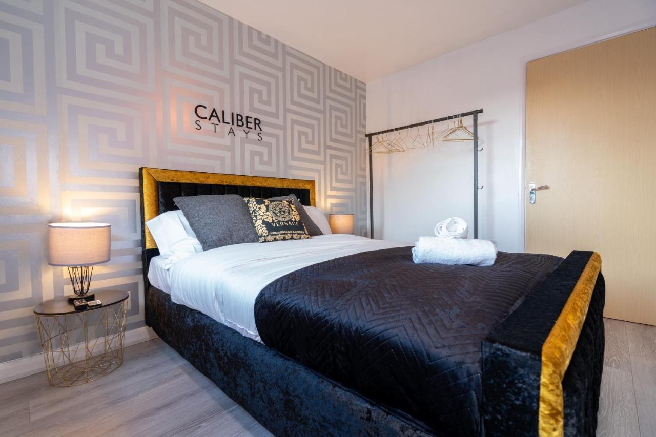 Caliber Stays Birmingham Bliss - Medusa Suite Apartments - Central 2-Bed Retreat - City Attractions, Sleeps 4, Free Netflix, Nearby Parking & Close Proximity - Bullring, Grand Central, The Cube - 5 Minutes Walk Екстериор снимка