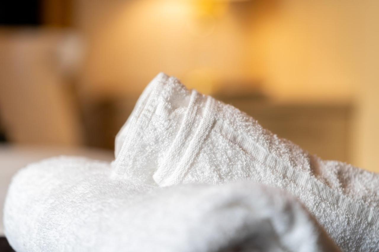 Caliber Stays Birmingham Bliss - Medusa Suite Apartments - Central 2-Bed Retreat - City Attractions, Sleeps 4, Free Netflix, Nearby Parking & Close Proximity - Bullring, Grand Central, The Cube - 5 Minutes Walk Екстериор снимка